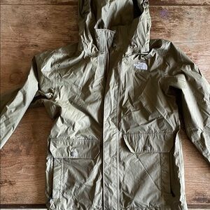 The North Face Olive Green Hooded Windbreaker. Boys 10/12